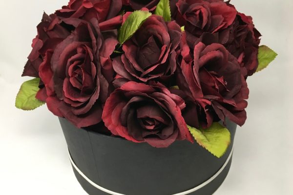 Black hat box with roses
